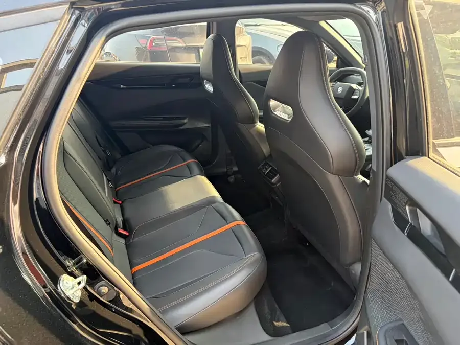 Changan UNI-V Changan UNI-V 2024 1.5T Premium Edition 2025 — миниатюра 3