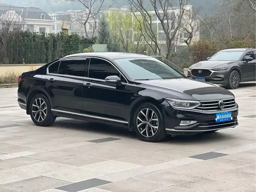 Volkswagen Magotan Magotan 2020 330TSI DSG Leading Edition 2022 — миниатюра 3