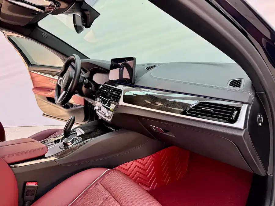 BMW 5 Series BMW 5 Series 2022 facelift 525Li M sports package 2022 — миниатюра 4