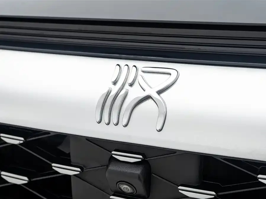 BYD Second-hand Han 2024 DM-i Honor Edition 121KM Premium Edition 2024 — миниатюра 3