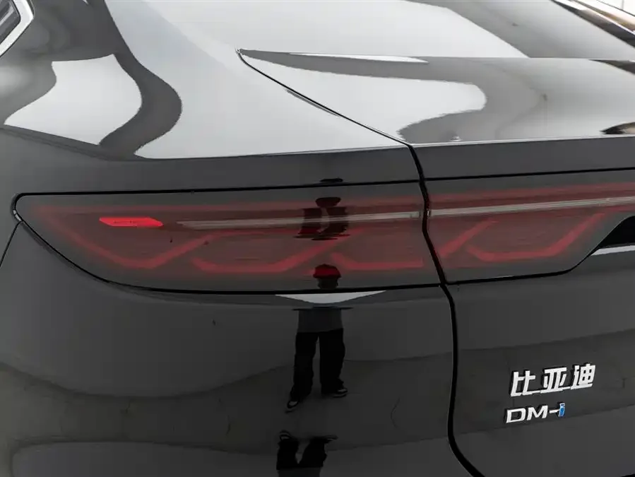 BYD Second-hand Han 2024 DM-i Honor Edition 121KM Premium Edition 2024 — миниатюра 5