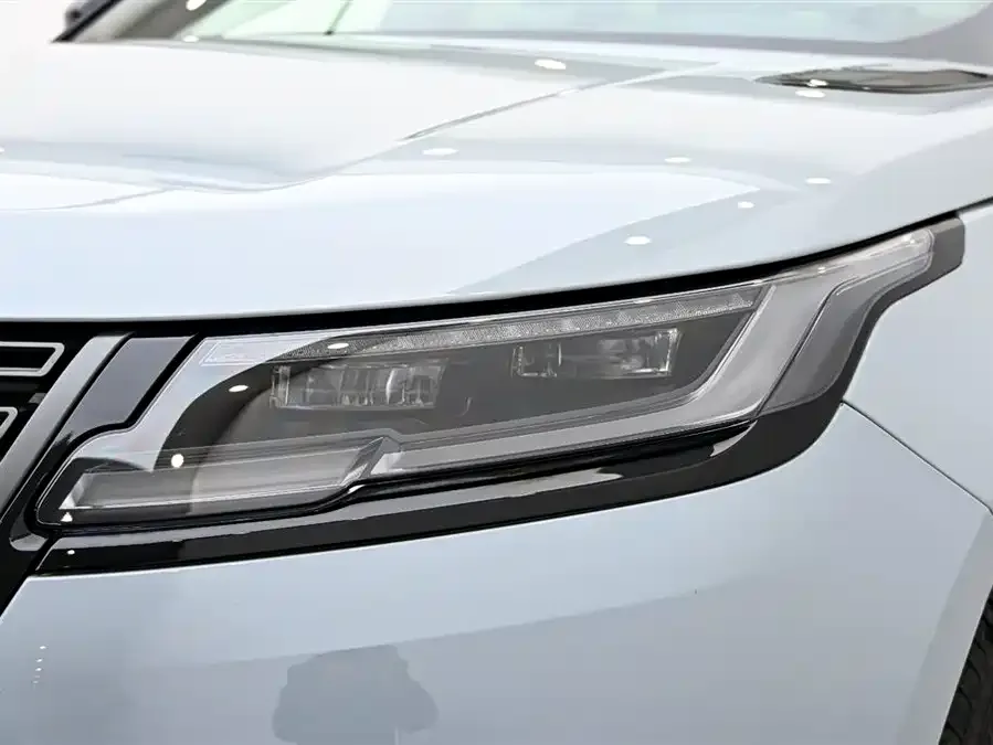 Land Rover Range Rover Velar Range Rover Velar 2024 Dynamic SE 2023 — миниатюра 3