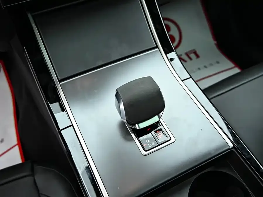 Land Rover Range Rover Velar Range Rover Velar 2024 Dynamic SE 2023 — миниатюра 5