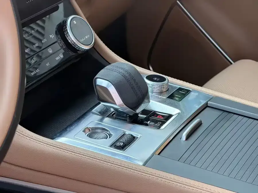 Jaguar F-Pace 2022 P250 HSE 2023 — миниатюра 2