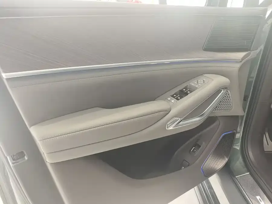 BYD N9 Denza N9 2025 flagship model 2025 — миниатюра 4