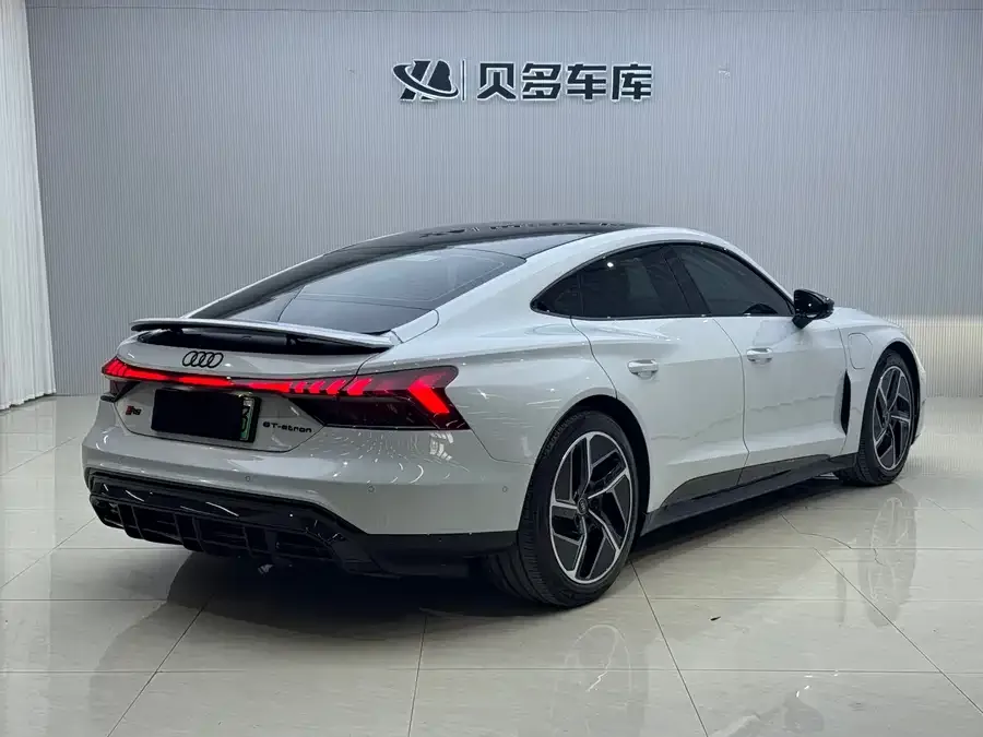 Audi RS e-tron GT 2023 basic model 2023 — миниатюра 2