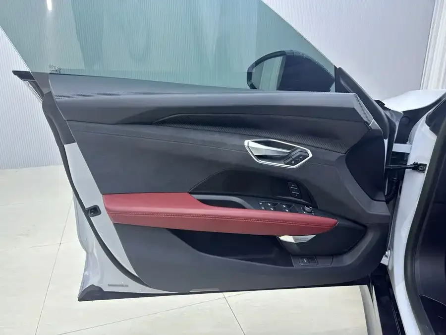 Audi RS e-tron GT 2023 basic model 2023 — миниатюра 4