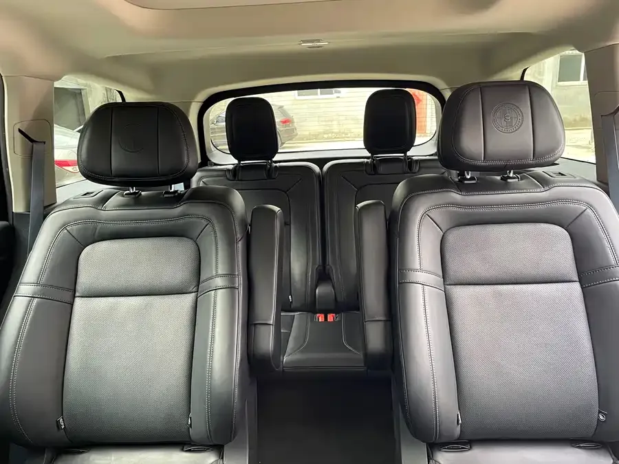 Lincoln Aviator Aviator 2022 3.0T V6 4WD Centennial Edition 2023 — миниатюра 3