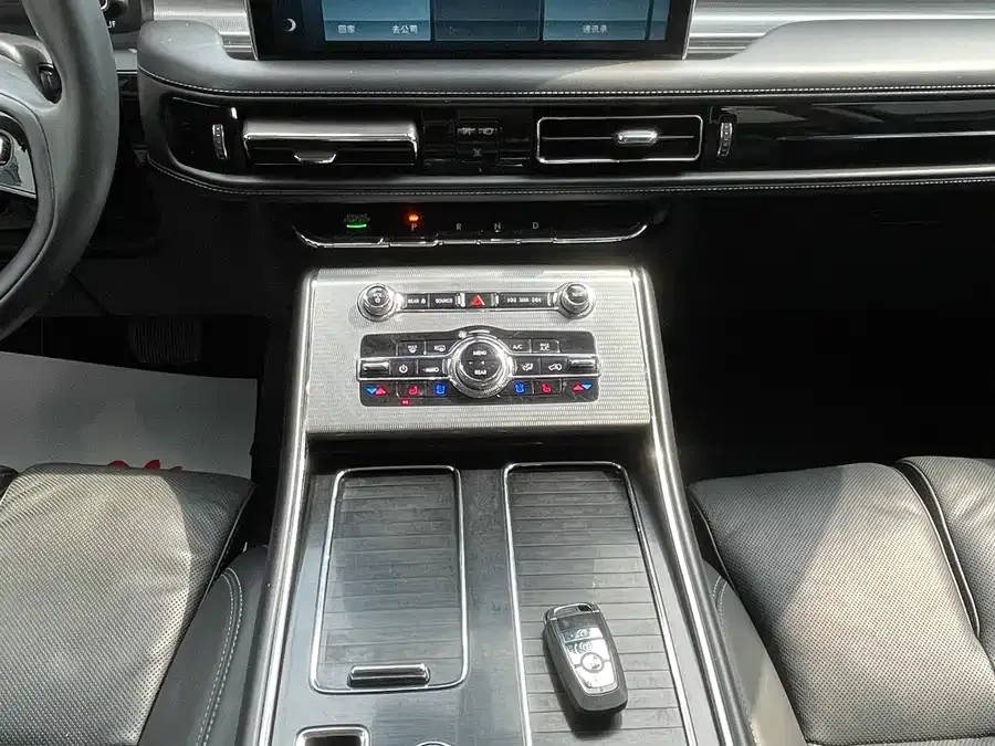 Lincoln Aviator Aviator 2022 3.0T V6 4WD Centennial Edition 2023 — миниатюра 4