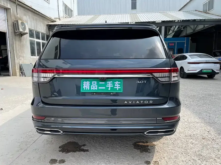 Lincoln Aviator Aviator 2022 3.0T V6 4WD Centennial Edition 2023 — миниатюра 5
