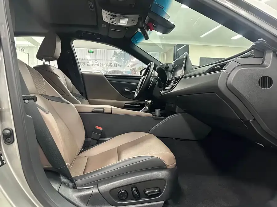 Lexus ES 2022 200 Excellence Edition 2022 — миниатюра 4