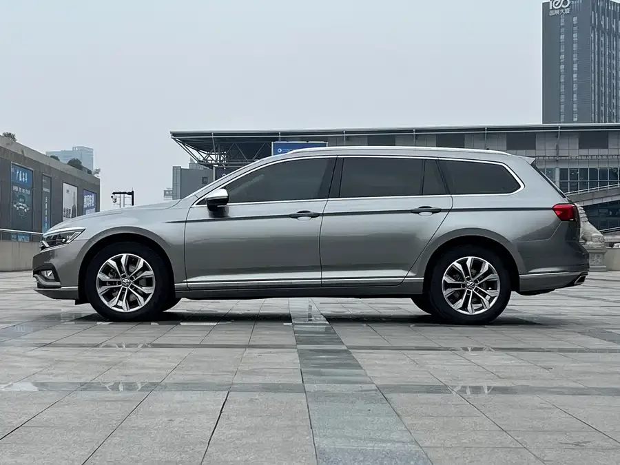 Volkswagen Passat Variant Weilan 2021 2.0T Changxing Edition 2023 — миниатюра 2