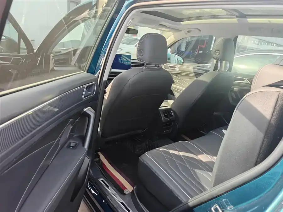 Volkswagen Tiguan L Tiguan L 2022 330TSI Automatic 2WD R-Line Enjoy Edition 2022 — миниатюра 2
