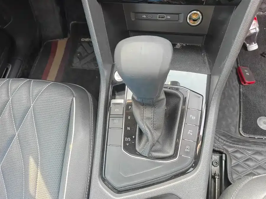 Volkswagen Tiguan L Tiguan L 2022 330TSI Automatic 2WD R-Line Enjoy Edition 2022 — миниатюра 5