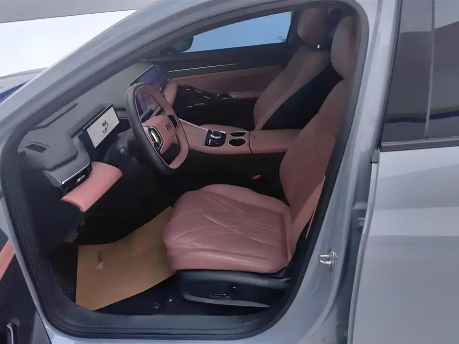 Geely Galaxy L6 Galaxy L6 2025 EM-i 140km Exploration+ Edition 2025 — миниатюра 3
