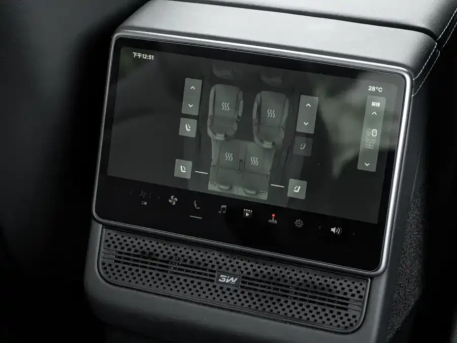 Tesla Model YL Model YL 2025 long-range all-wheel drive version 2025 — миниатюра 5