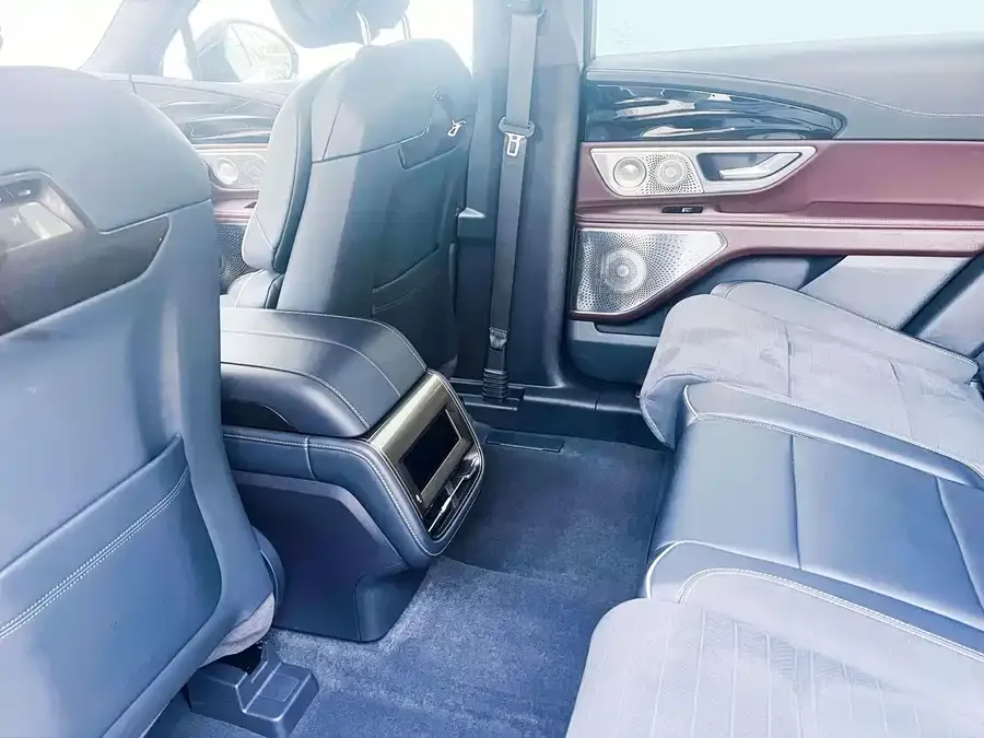 Lincoln Navigator Navigator 2025 2.0T AWD Presidential Hybrid Edition 2025 — миниатюра 4