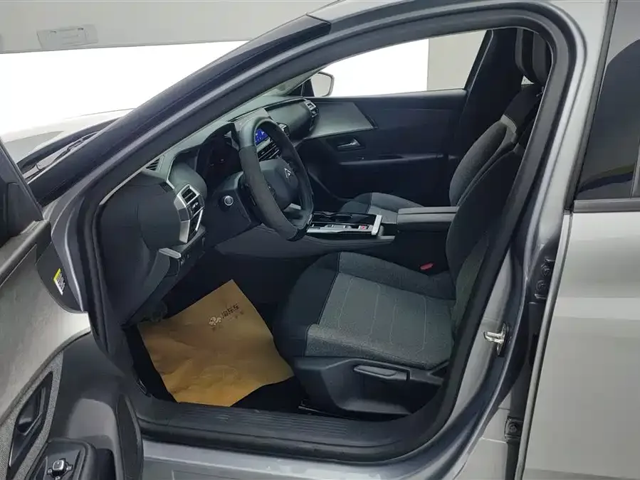 Citroen Versailles C5 X Versailles C5 X 2025 1.6T Overseas Edition 2024 — миниатюра 3