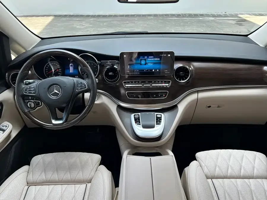 Mercedes-Benz Class V Mercedes-Benz V-Class 2022 V 260 Pilot Edition 2023 — миниатюра 3