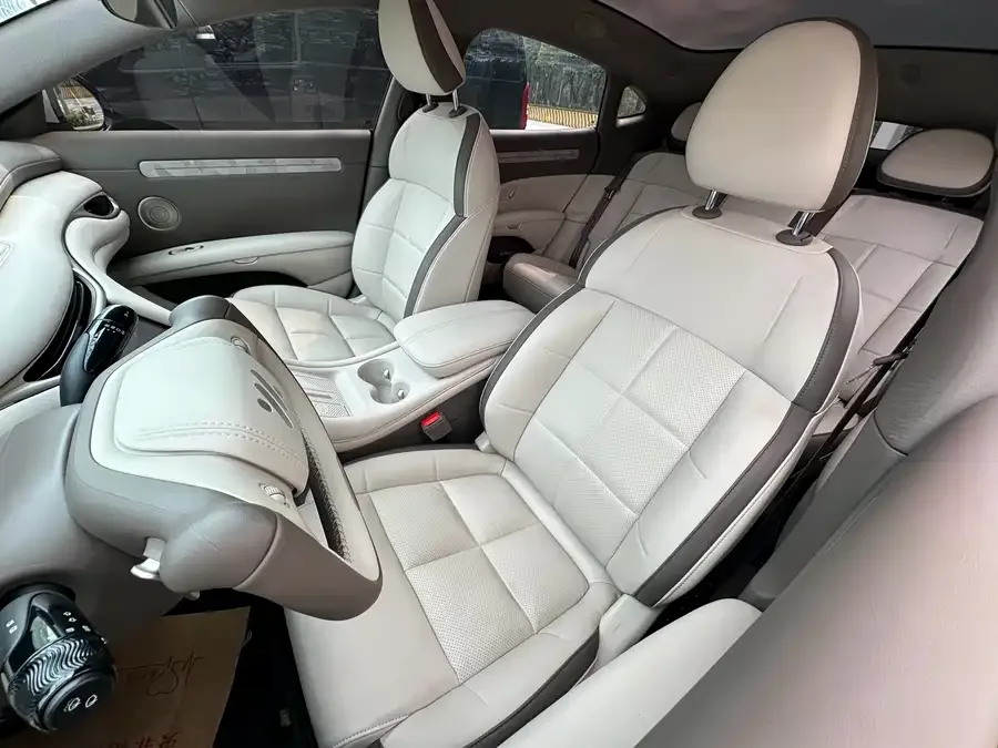 Zhiji L6 Zhiji L6 2025 Max 2025 — миниатюра 3