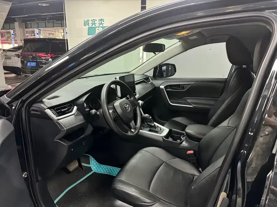 Toyota Wildlander Wildlander 2022 2.0L CVT 2WD Leading Edition 2022 — миниатюра 3