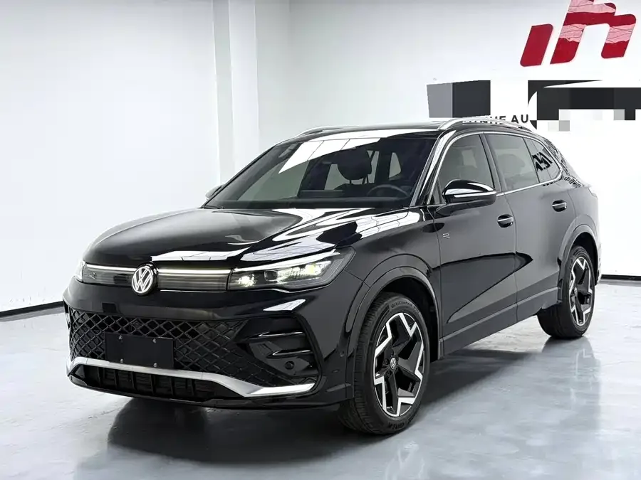 Volkswagen Tiguan L Tiguan L 2024 Pro 380TSI 4WD R-Line Smart Edition 2024 — фото 1, купить с доставкой в Москву