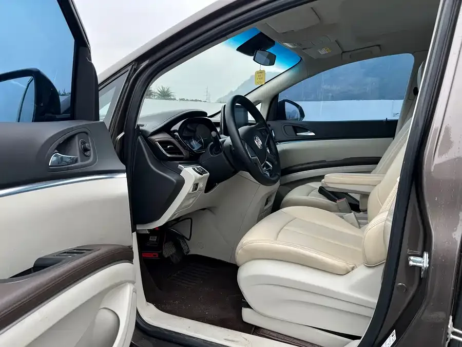 Buick GL8 2023 Land Business Class 652T Luxury Edition 2024 — миниатюра 3