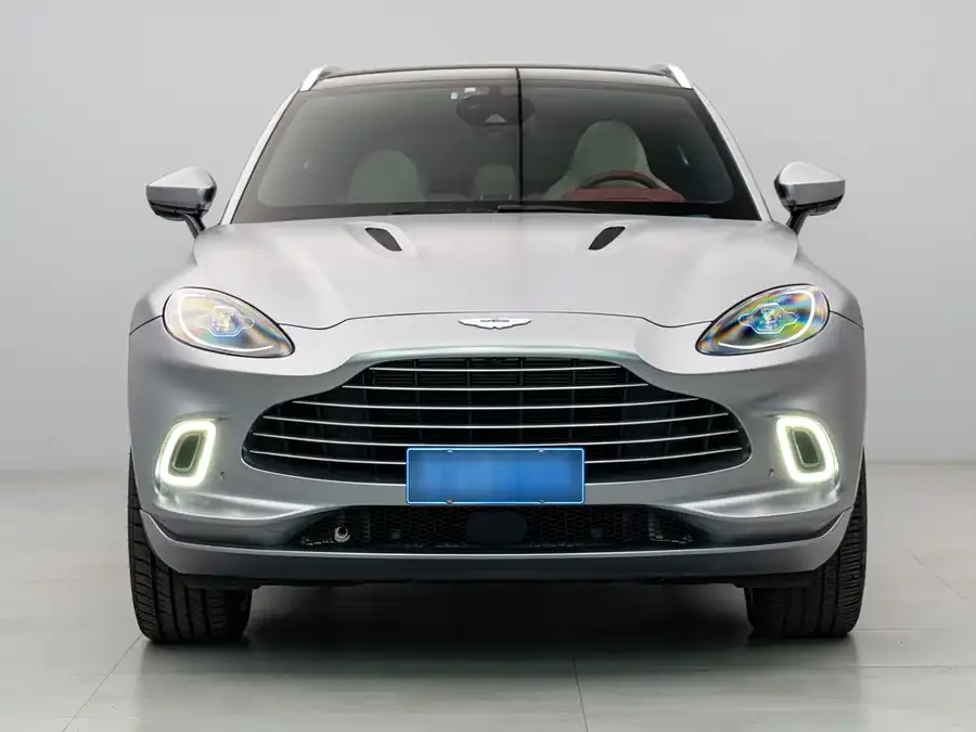 Aston Martin DBX 2022 3.0T STRAIGHT-SIX 2022 — фото 1, купить с доставкой в Москву