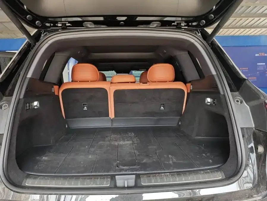 AITO M8 M8 2025 Extended Range Max+ 53.4kWh 5-seater 2025 — миниатюра 3