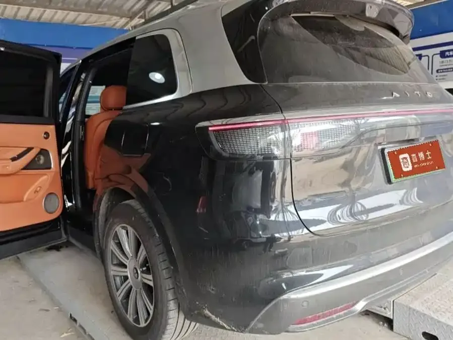 AITO M8 M8 2025 Extended Range Max+ 53.4kWh 5-seater 2025 — миниатюра 4