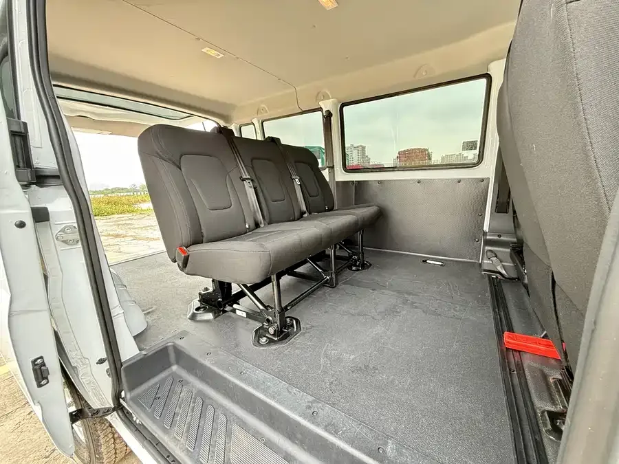 Jiangling Fushun Jiangling Fushun 2023 2.0T manual short-axle low-top commercial multi-purpose passenger car 6 seats double tailgate 2024 — миниатюра 4