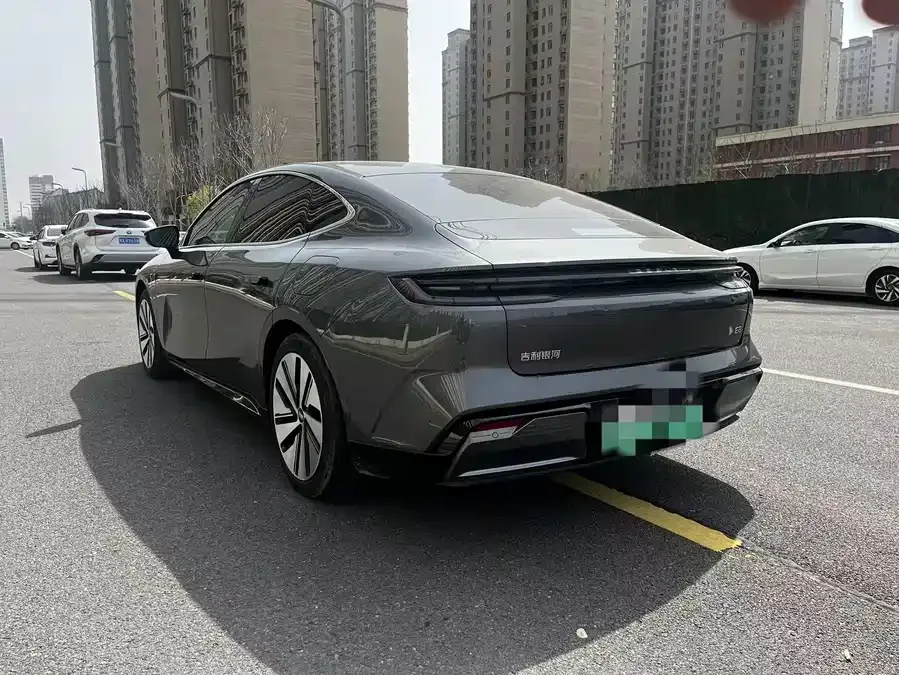 Geely Galaxy E8 Galaxy E8 2024 665km RWD Starship Long Range Edition 2025 — миниатюра 4