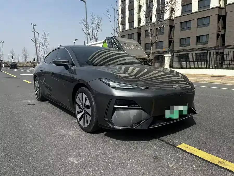 Geely Galaxy E8 Galaxy E8 2024 665km RWD Starship Long Range Edition 2025 — фото 1, купить с доставкой в Москву