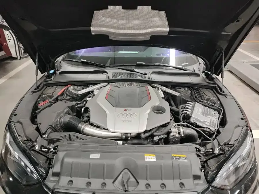 Audi RS 5 2023 RS 5 2.9T Sportback Dark Gold Edition 2024 — миниатюра 3