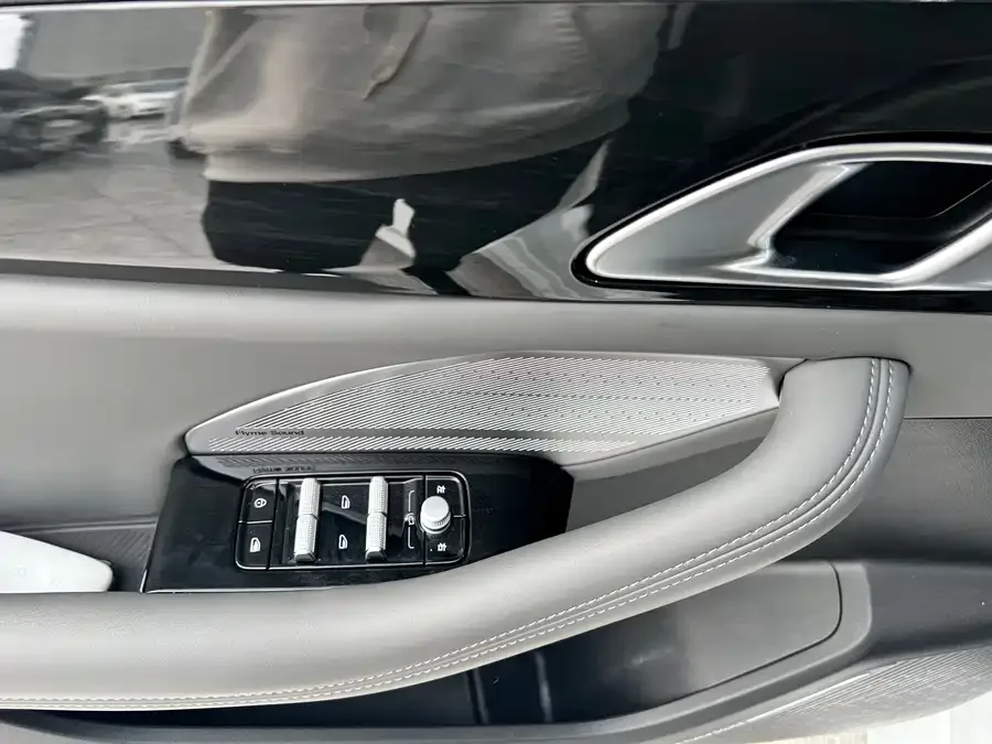 Geely Galaxy A7 Galaxy A7 2025 EM-i 150km Explorer+ Edition 2025 — миниатюра 5