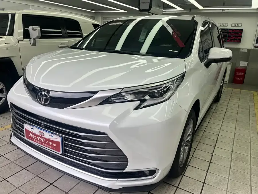 Toyota Sienna 2024