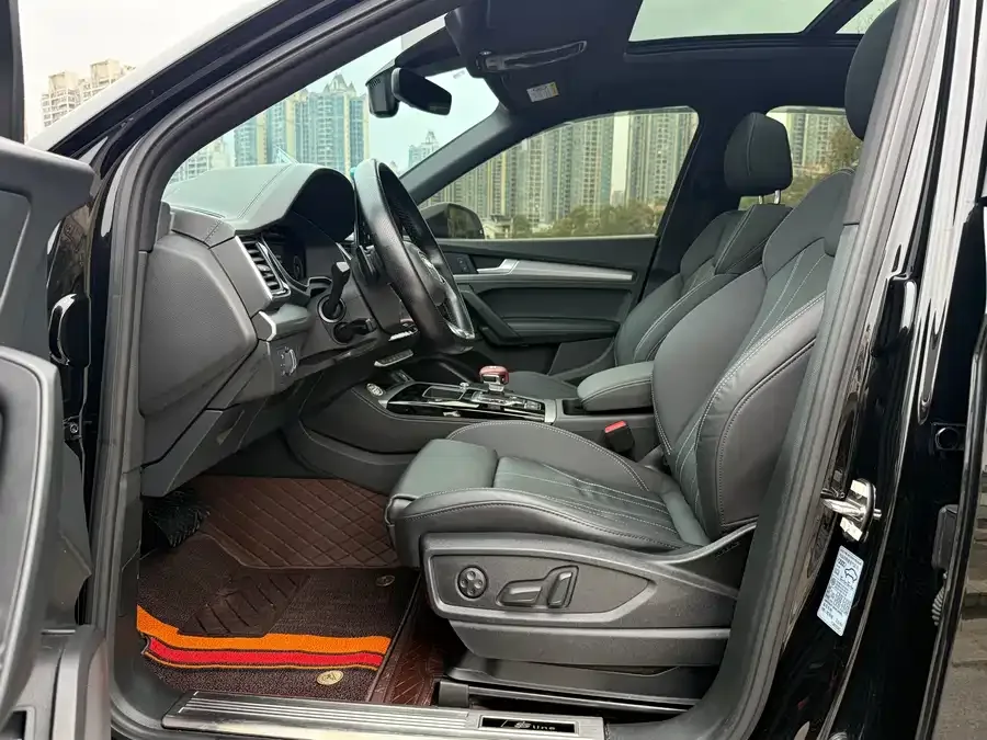 Audi Q5L Sportback 2022 40 TFSI Fashion Edition 2022 — миниатюра 2