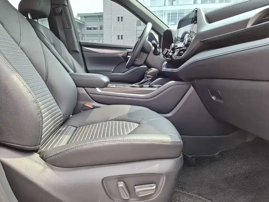 Toyota Crown Land Crown Land 2023 2.5L HEV 4WD Deluxe Edition 2024 — миниатюра 5