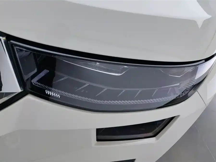 Skoda Kodiaq Kodiak 2024 TSI330 5-seater two-wheel drive powerful version 2024 — миниатюра 2