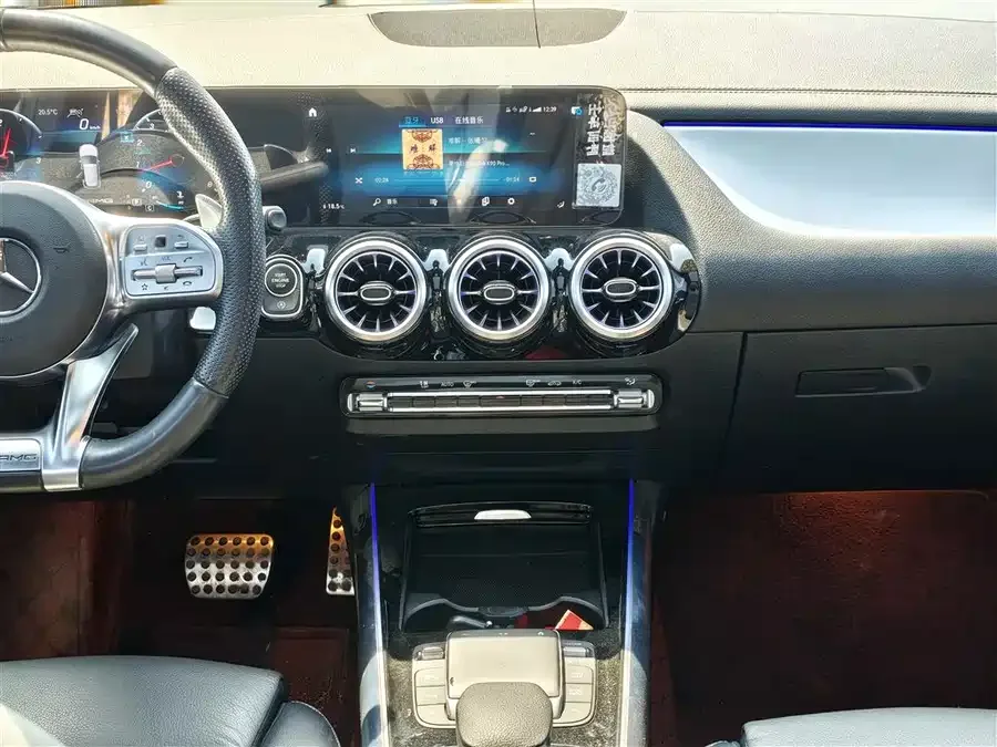 Mercedes-Benz GLA AMG Mercedes-Benz GLA AMG 2022 AMG GLA 35 4MATIC 2022 — миниатюра 3