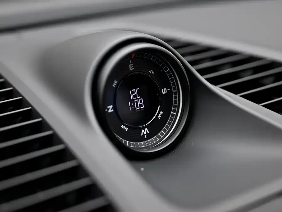 Porsche Macan New Energy Macan New Energy 2024 Macan 4 2025 — миниатюра 4