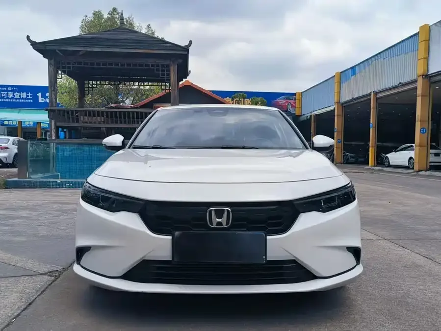 Honda Integra Stylish 2022 240TURBO CVT Deluxe Edition 2022 — миниатюра 4