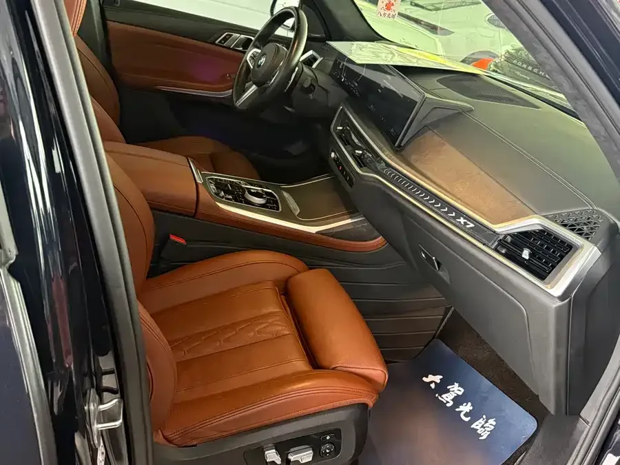 BMW X7 2023 xDrive40i Exclusive M Sport Package 2024 — миниатюра 4