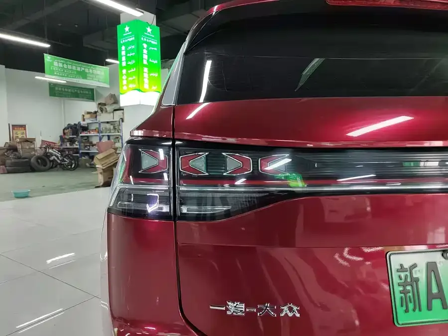 Volkswagen Tayron GTE plug-in hybrid Tanyue GTE plug-in hybrid 2023 280TSI 5th Anniversary Edition 2024 — миниатюра 5