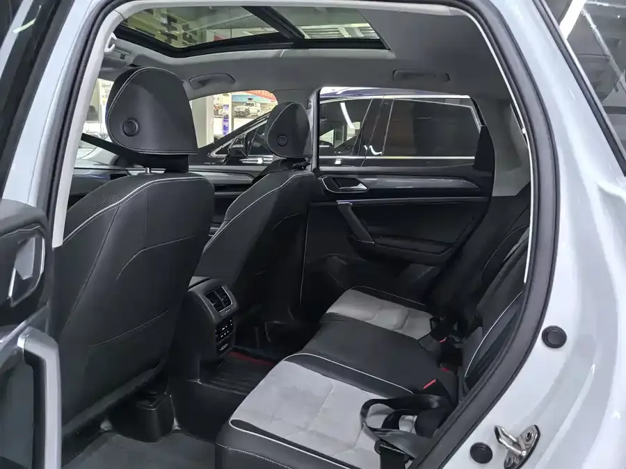Volkswagen Tayron X Tanyue X 2020 330TSI 2WD Premium Intelligent Edition 2022 — миниатюра 3