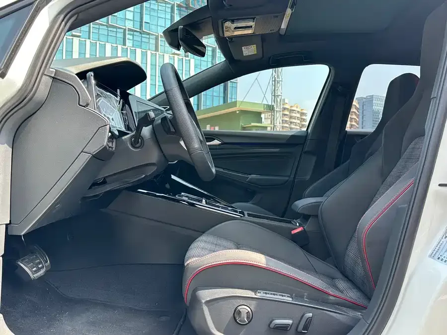 Volkswagen GOLF GTI Golf GTI 2021 facelift 380TSI DSG GTI 2022 — миниатюра 2