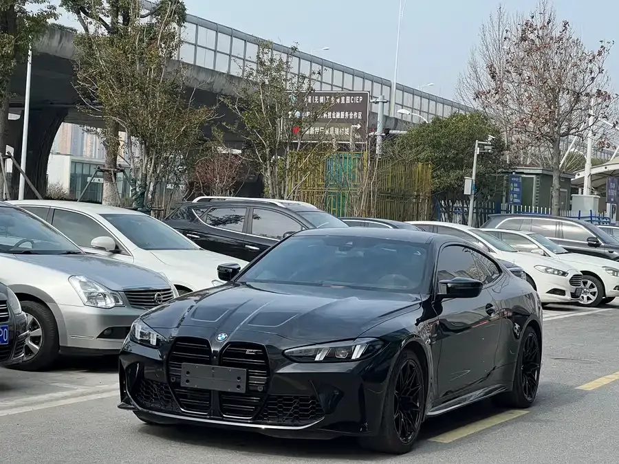 BMW M4 2025
