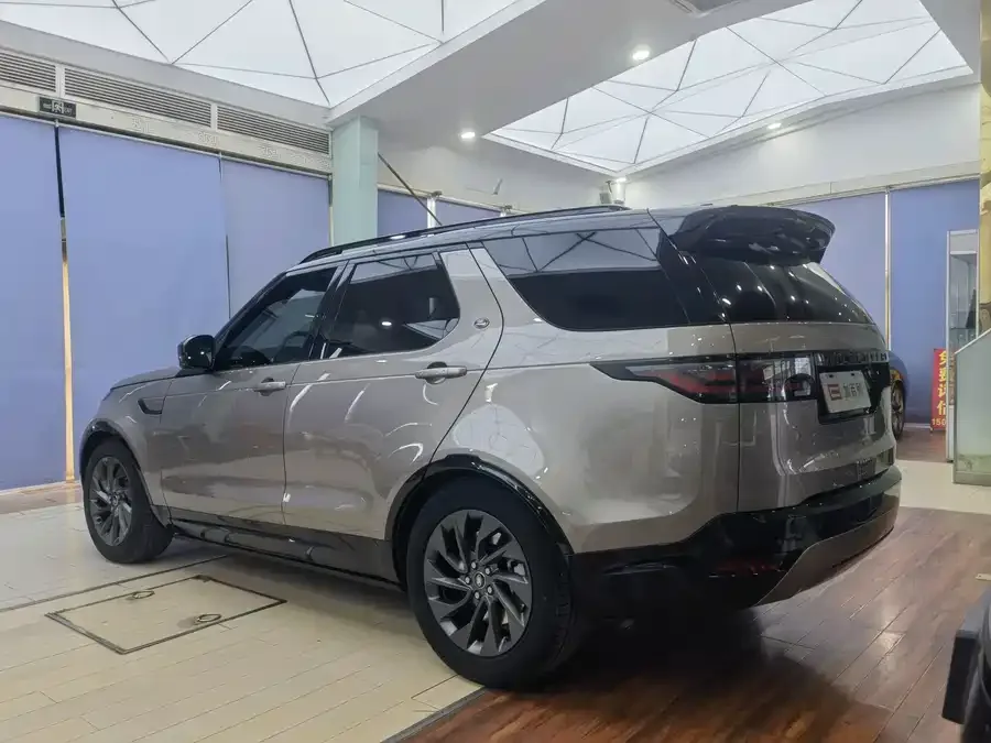 Land Rover finds Discover the 2023 360PS R-Dynamic S 2022 — миниатюра 5
