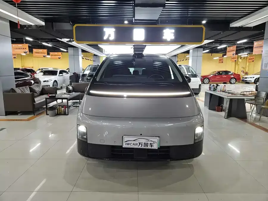 Li Xiang MEGA 2024