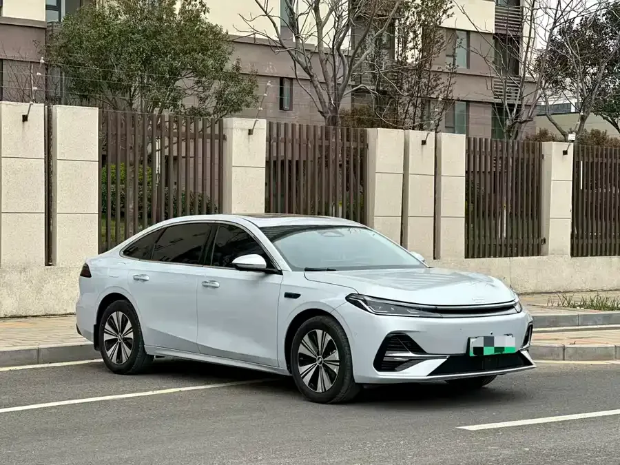Geely Galaxy A7 Galaxy A7 2025 EM-i 150km Explorer+ Edition 2025 — фото 1, купить с доставкой в Москву